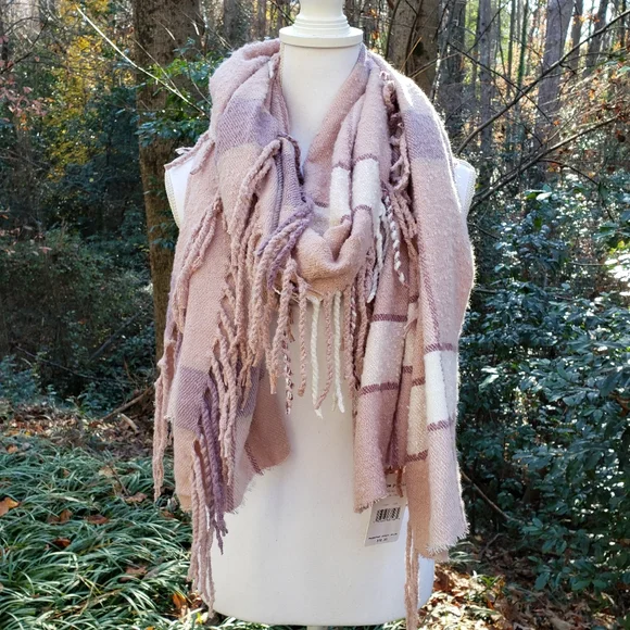 FREE PEOPLE New Oversized Blanket Scarf in Valley Plaid Pink Cream Lilac 83 x 40 - Picture 4 of 6